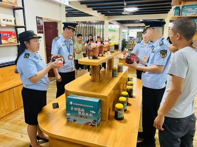 防城区市场监督管理局开展散装白酒、自制泡酒市场专项整治行动
